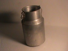 gros pot à lait ALUMINIUM/PAR METAUX OUVRES VESOUL/LE TREFLE/ OCCASION