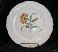 ASSIETTE FAÏENCE EPINAL (Vosges)  XIXé A L'OEILLET BRUN  