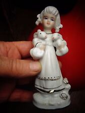 Jeune Fille et ses Lapins Fine Ancienne Porcelaine 