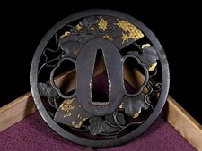 Éventail en fer et fleurs