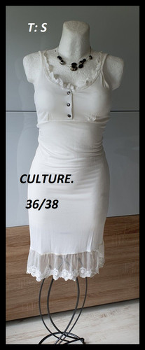 Nuisette blanche avec