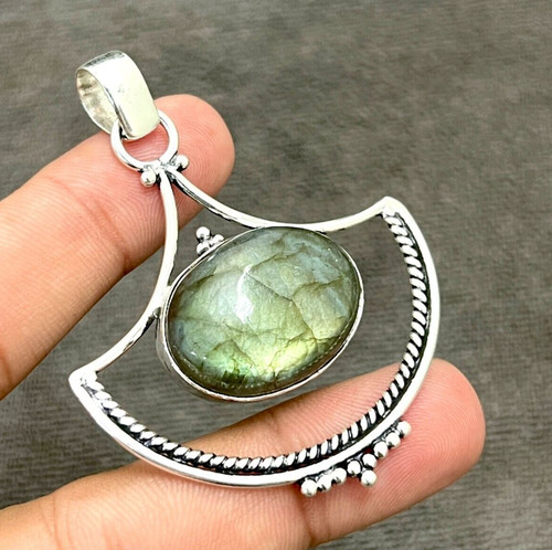 Pendentif bijoux fait main - , en