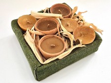 6 BOUGIES & 3 BOUGEOIRS POTS