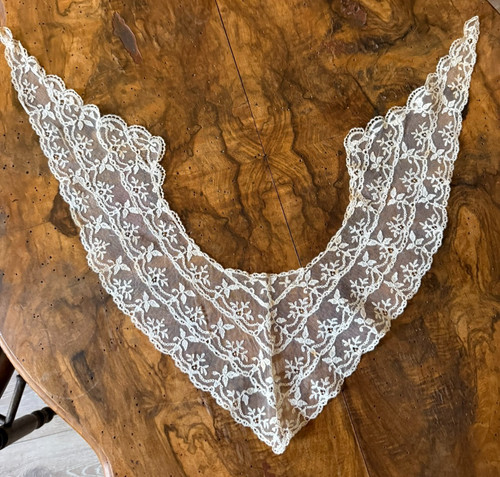 Dentelle ancienne grand col - grand,