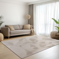 Tapis beige doux et soyeux effet lapin brillant