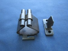 1 Arrêt à pince porte volet  fer et laiton robuste 6 X 5 x 5,1 cm