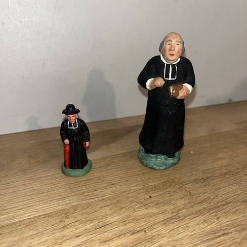 Lot santons curé - de,