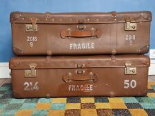 Deux grandes valises anciennes maison Brandt Frères Paris.