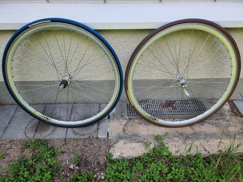 Retro road bike - road, wheelset