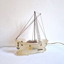 Très originale lampe en verre