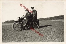 Hommes sur moto NSU 251 S