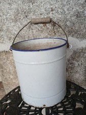 Seau ancien en métal