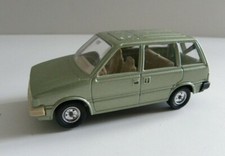 1/43 NISSAN PRAIRIE Solido sans boite