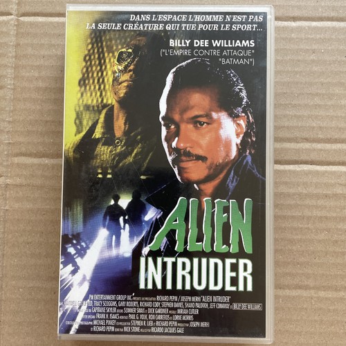Alien intruder - alien,