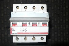 INTERRUPTEUR SECTIONNEUR