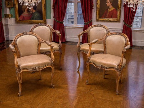 Suite fauteuils en noyer - de, 4