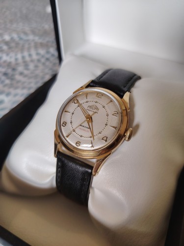 Montre mécanique vintage