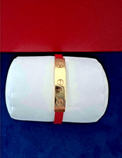 Bracelet 'Cartier Love' en or 18 Carats  sur cuir Rouge de Cartier