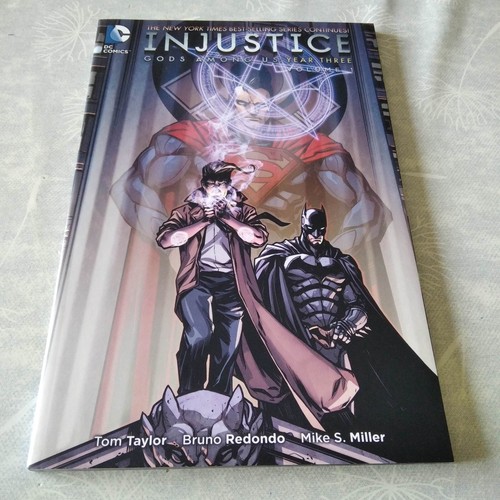 Injustice gods among year - gods, us