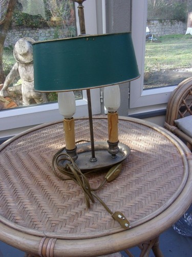 Lampe bouillotte abat - -jour, en