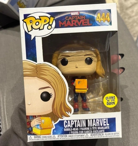 Funko pop 444 captain - captain, marvel