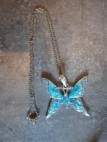 Collier avec - 🦋🦋,