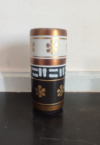 Petit vase cylindrique - , en