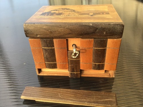 Jolie boîte secret avec sa - boîte, à