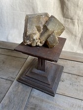 BARYTINE SAINT BABEL 63 FRANCE.GRO CRYSTALS MACLES