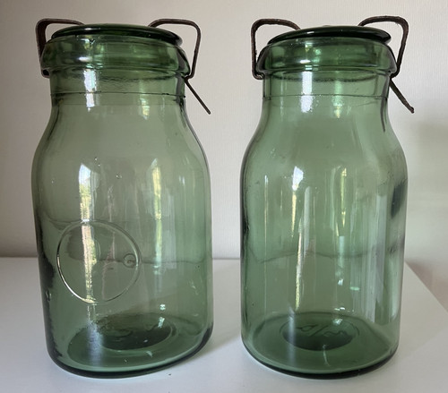 Deux bocaux anciens - , en