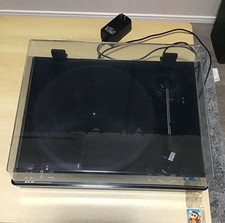 Platine vinyle AKAI Pro BT100 Belt Drive Bluetooth USB entièrement automatique