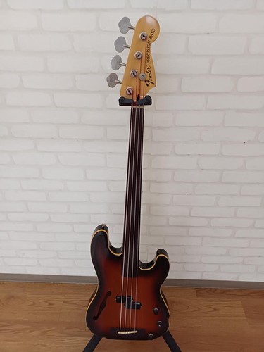 Guitare basse électrique