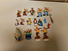 Lot 17 anciennes Figurines PVC
