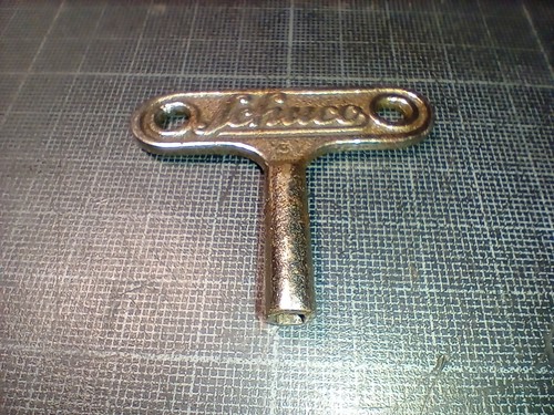 Ancienne clef clé remontoir