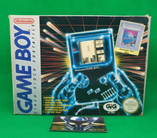 NINTENDO GAME BOY SERIAL DMG-01 - WITH GIG BOX AND TETRIS GAME ACCESSORIES