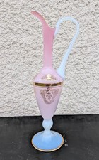 Aiguière opaline rose