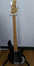 Guitare basse électrique MUSICMAN STINGRAY 3