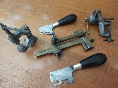 Lot anciens outils cordonnier - lot,