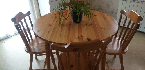 Table ronde pin massif 4 - massif,
