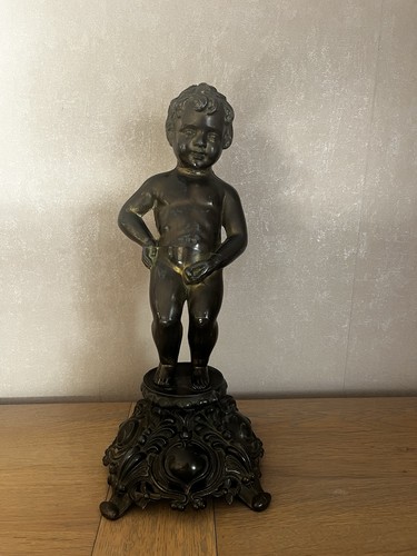 Statuette manneken pis - pis, en