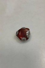 Une Broche En Argent Danois Avec De L'Ambre