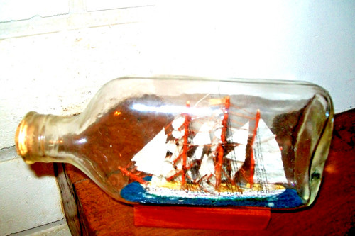 Petit bateau voilier - bateau, en