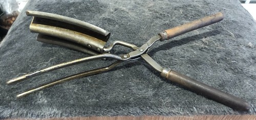 Outil ancien coiffure fer - de,