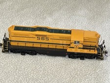 Atlas HO Maine Central Diesel Locomotive #565