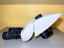 Leica Trinocular Microscope
