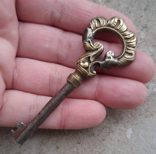 Antique key old - 1,