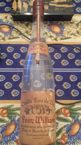 Bouteille vieille eau - bouteille,