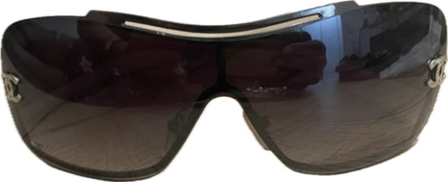 Chanel vintage y2k shield - y2k,