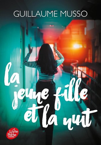 Jeune fille nuit - la, et