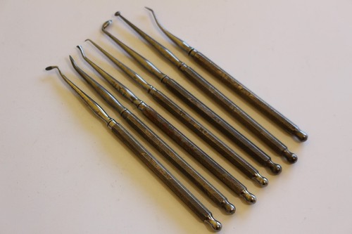 Anciens instruments dentaires